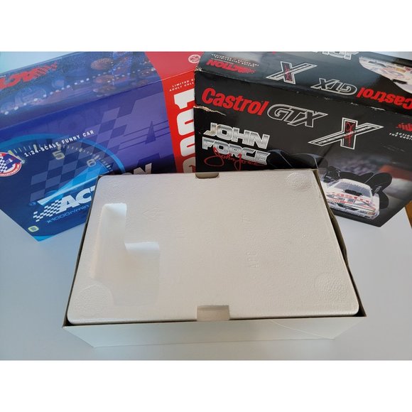 John Force Castrol GTX 2001 Mustang Funny Car Limited Edition Adult Collectible - Picture 3 of 10